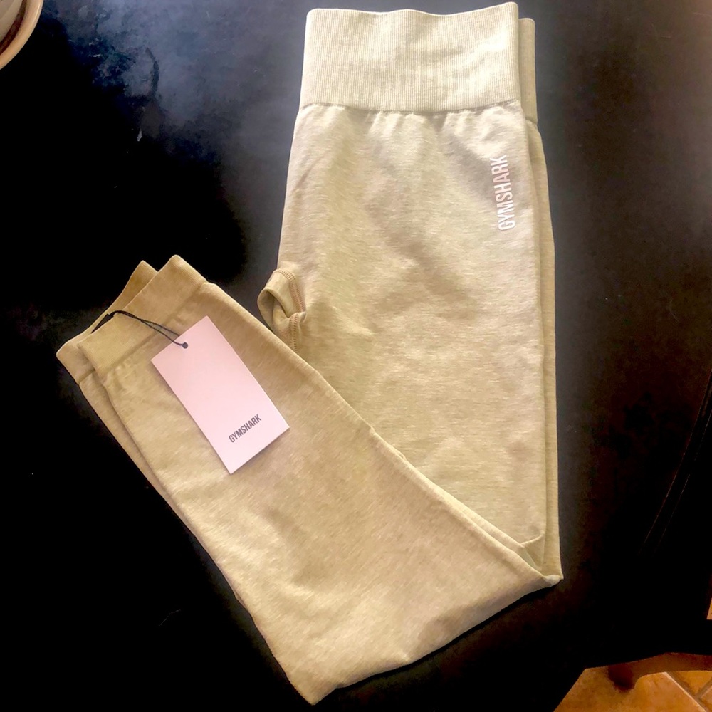 Gym Shark NWT Adapt Meryl Seamless Miss Gray Size L